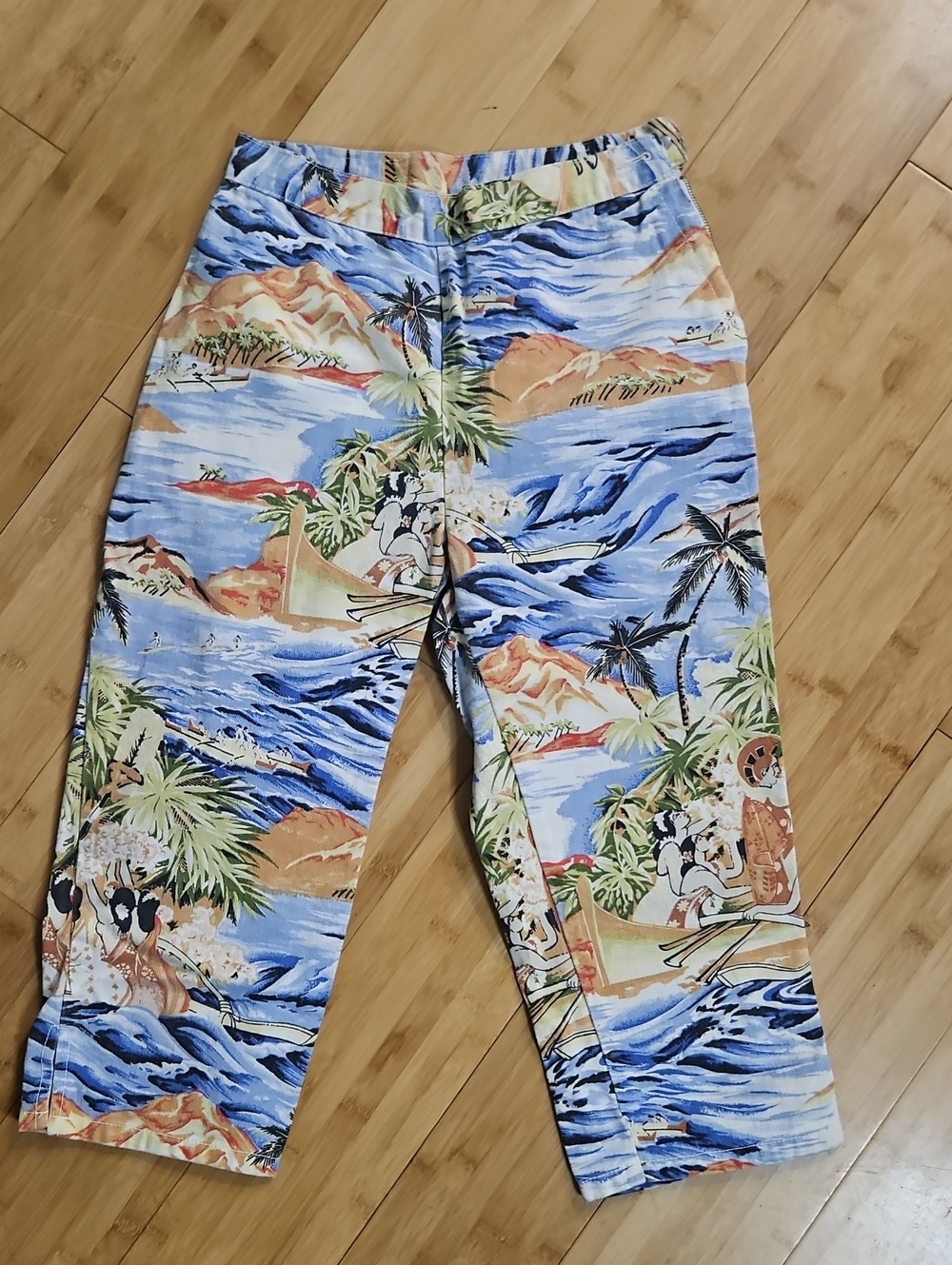 BONGO Tropical Cotton Vintage Wave Print Capri - Hawaian Beach
